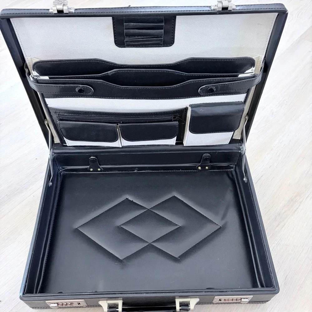 VNTG attaché Black Faux Leather Hard Shell Briefcase Case Combination Lock